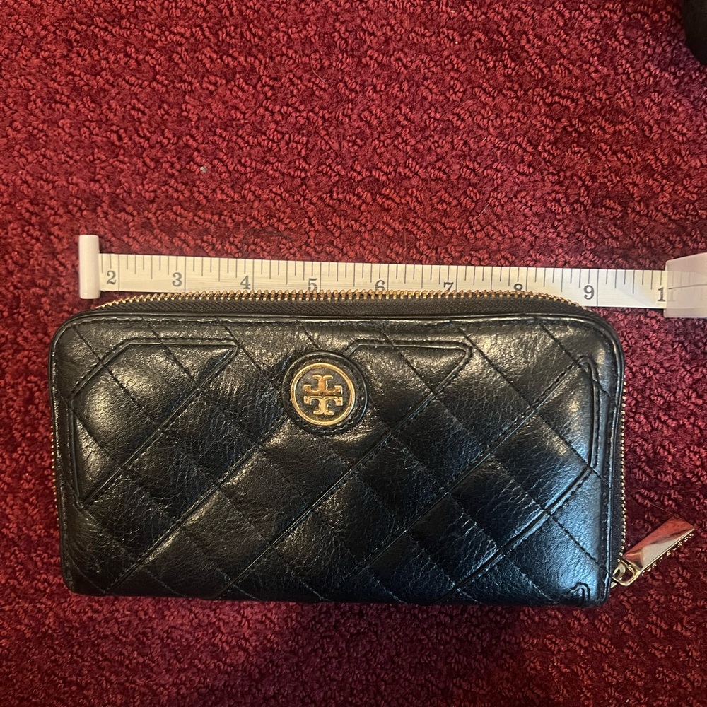 Tory Burch EUC large quilted Wallet Willa zip continental 425 retail - Picture 4 of 10